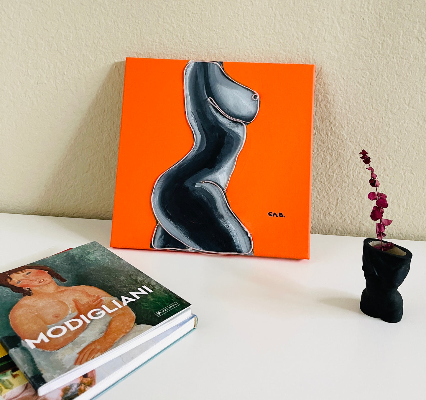 “T” mini Body Neon sign art